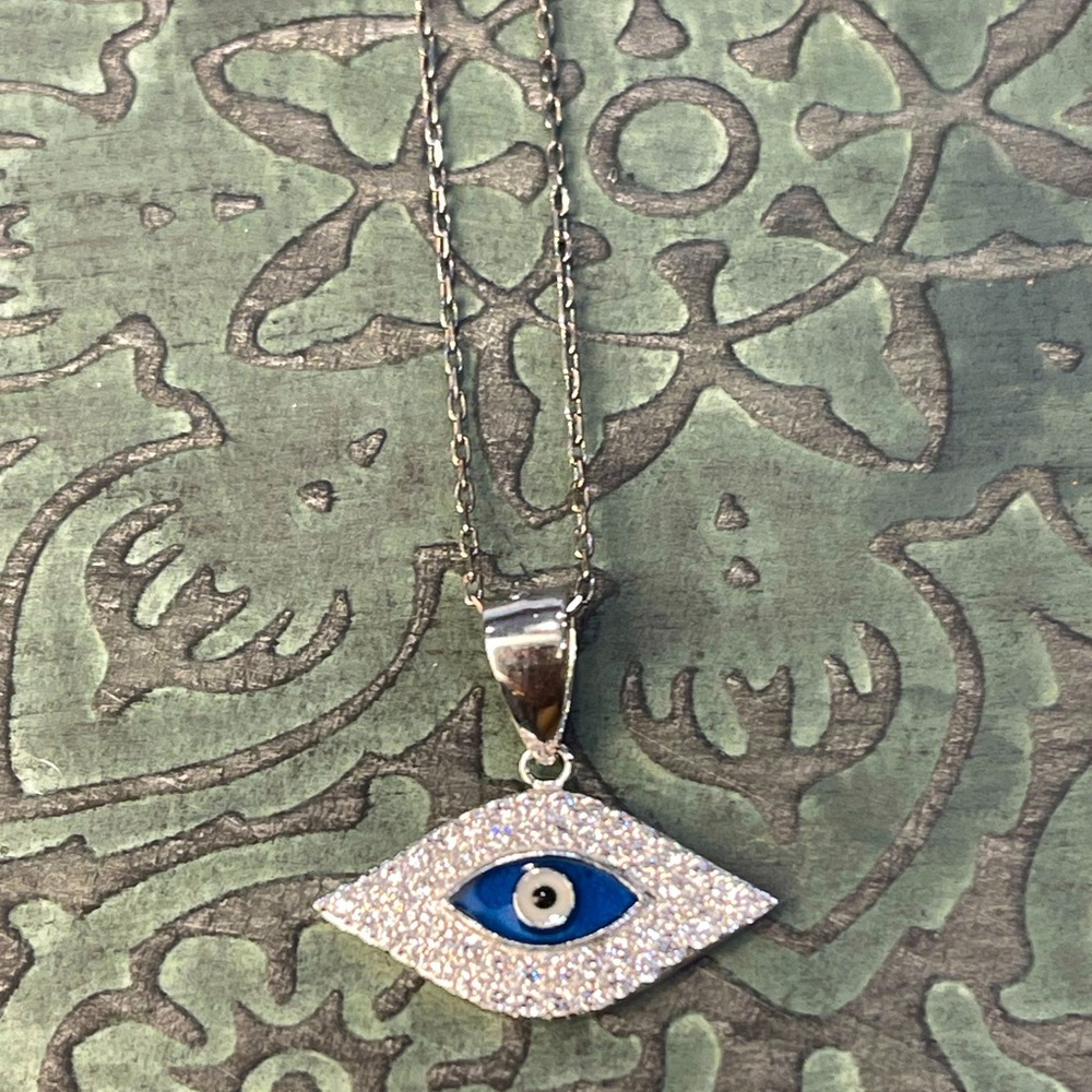 New Evil Eye pendant with chain 🧿